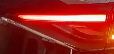 Peça sobressalente para automóvel em segunda mão farolim interior traseiro direito por toyota corolla (e21) sedan 1.8 16v hybrid referências oem iam 8158102c51 224486398 8158002c3100