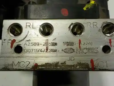 Peça sobressalente para automóvel em segunda mão abs por kia cee´´d 1.4 crdi cat referências oem iam 58900a2210 6158945200 58900a2210