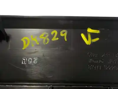 Second-hand car spare part center tailgate light for toyota corolla (e21) sedan 1.8 16v hybrid oem iam references 8100612170c0  8197712220