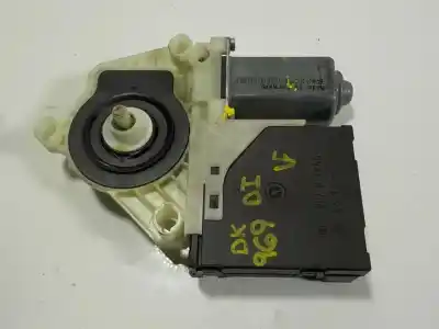 Recambio de automóvil de segunda mano de MOTOR ELEVALUNAS DELANTERO IZQUIERDO para VOLKSWAGEN GOLF VI (5K1)  referencias OEM IAM 5K0959701EZ03  5K0959793