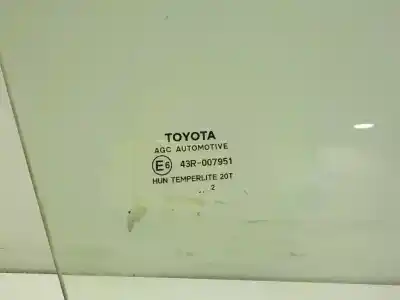 Автозапчастина б/у скло передній праві двері для toyota yaris cross 1.5 vvti 16 v 55 kw посилання на oem iam 681010d011  