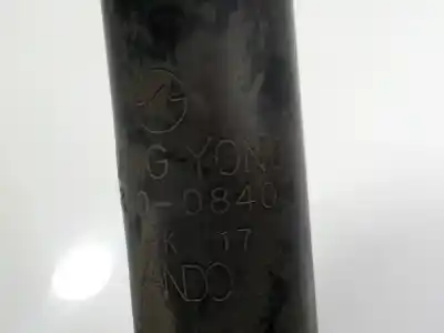 Second-hand car spare part right rear shock absorber for ssangyong rexton 2.7 turbodiesel cat oem iam references   4531008400