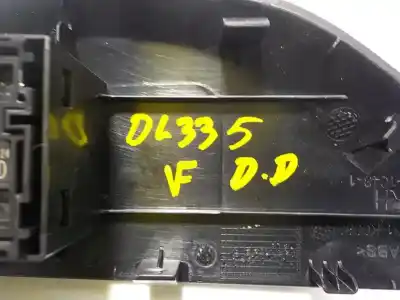 Автозапчасти б/у выключатель переднего правого окна за toyota yaris cross 1.5 vvti 16 v 55 kw ссылки oem iam 8481002260  3561n26