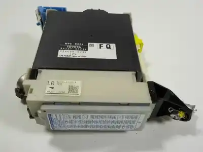Peça sobressalente para automóvel em segunda mão caixa de fusíveis e relés por lexus is 300h referências oem iam 8273053j30