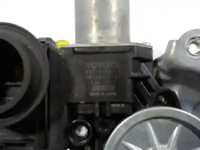Second-hand car spare part passenger side right window regulator for lexus is 300h oem iam references 6980153040 8571053111 8571053111