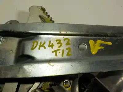 Second-hand car spare part rear left window regulator for lexus is 300h oem iam references 6980433050 8571053121 8571053121