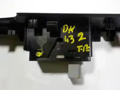 Peça sobressalente para automóvel em segunda mão botão / interruptor elevador vidro traseiro esquerdo por lexus is 300h referências oem iam 8481030192  7427253051