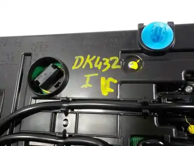 Second-hand car spare part interior light for lexus is 300h oem iam references 8120853040b0  1d153073g