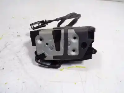 Recambio de automóvil de segunda mano de cerradura puerta delantera derecha para ford focus lim. 1.6 tdci cat referencias oem iam 2066073