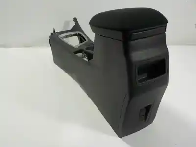 Автозапчасти б/у центральный подлокотник за TOYOTA AURIS (_E15_) 1.4 D-4D (NDE150_) ссылки OEM IAM 5891002450C0  5882102610