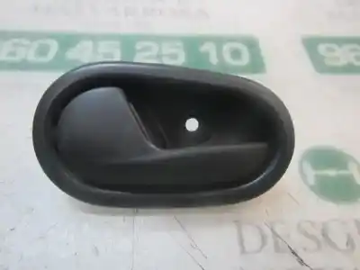 Tweedehands auto-onderdeel Binnenhandgreep Links Voor voor DACIA SANDERO Stepway OEM IAM-referenties 806717698R  