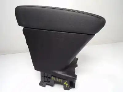 Pezzo di ricambio per auto di seconda mano bracciolo centrale per opel corsa f (p2jo) 1.2 (68) riferimenti oem iam 