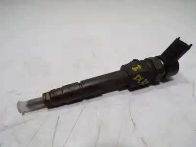 Recambio de automóvil de segunda mano de Inyector para SUZUKI GRAND VITARA JB (JT) 1.9 DDiS Turbodiesel referencias OEM IAM 1531067JG0  8200389369