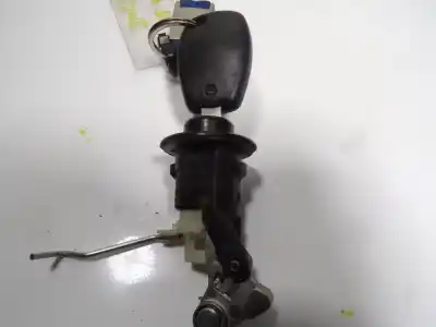 Pièce détachée automobile d'occasion poignée extérieure de coffre / hayon pour dacia duster 1.5 dci diesel fap cat références oem iam 906001211r  n05049931