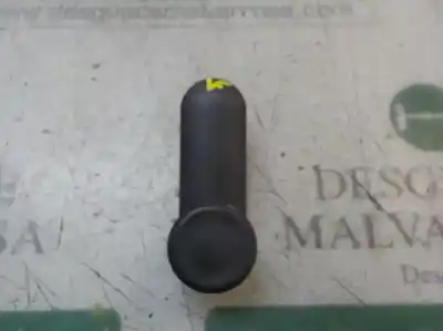 Pièce détachée automobile d'occasion MANIVELLE / POIGNÉE LÈVE VITRE ARRIÈRE DROITE pour OPEL CORSA E  Références OEM IAM 13288655  