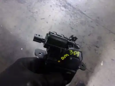 Second-hand car spare part trunk lock for dacia duster ambiance 4x2 oem iam references 905030010r  905030010r