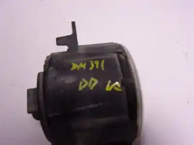 Second-hand car spare part right fog light for nissan navara pick-up (d40m) 2.5 dci diesel cat oem iam references 26150ea500  