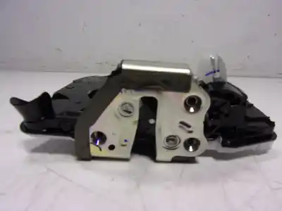 Pièce détachée automobile d'occasion serrure de porte avant droite pour toyota hilux (3b/3c/3d) gr sport références oem iam 6903002480