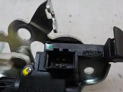 Second-hand car spare part trunk lock for skoda fabia active oem iam references 8r0827505a  8r0827505a