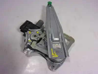 Pièce détachée automobile d'occasion léve glace arrière droit pour toyota hilux (3b/3c/3d) gr sport références oem iam 698030k120