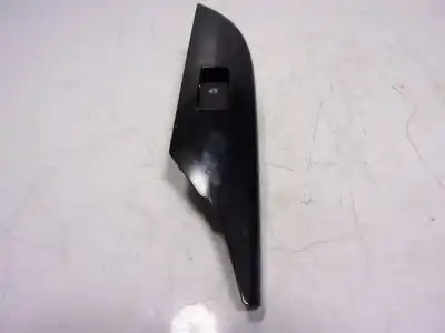 Pièce détachée automobile d'occasion commande de lève vitre arrière gauche pour toyota hilux (3b/3c/3d) gr sport références oem iam 848100k080