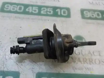 Pezzo di ricambio per auto di seconda mano pompa frizione per land rover freelander (lr2) 2.2 td4 cat riferimenti oem iam lr031912 014689922 014689922