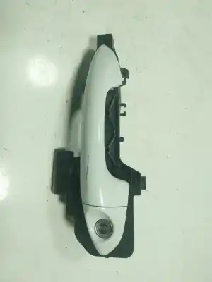 Second-hand car spare part exterior left front door handle for kia cee´´d 1.6 gdi cat oem iam references 82651a2000