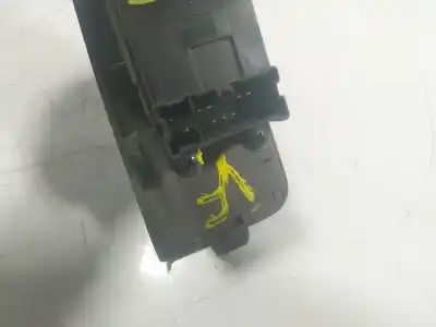 Second-hand car spare part left front power window switch for nissan nt400 cabstar (f24m) 35.15, 45.15 oem iam references 25401mb00d  25401mb00d
