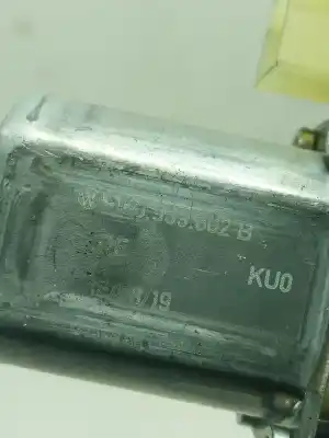 Автозапчасти б/у мотор стекла переднего правого за skoda karoq (nu) 1.6 tdi dpf ссылки oem iam 5q0959802b  5q0959802b