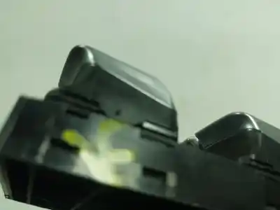 Автозапчасти б/у выключатель левого переднего окна за audi q3 (8ug) 2.0 16v tdi ссылки oem iam 4g09598515pr  