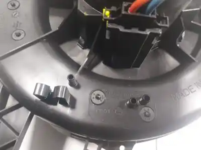 Peça sobressalente para automóvel em segunda mão motor de sofagem por skoda spaceback (5h) 1.0 tsi referências oem iam 6r1819015a  6r1819015a