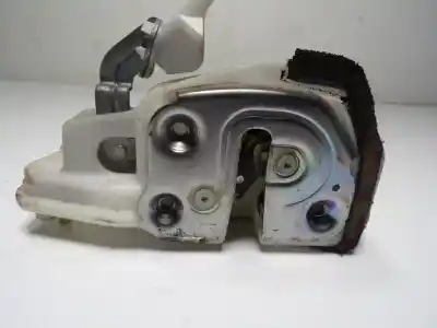 Автозапчастина б/у замок дверей заднього лівого для mazda 2 lim. (de) 1.6 cd diesel cat посилання на oem iam d65173310c