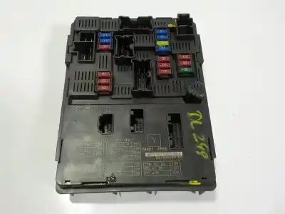 Pezzo di ricambio per auto di seconda mano scatola relè/fusibili per nissan micra (k13) 1.2 cat riferimenti oem iam 284b71hr0c