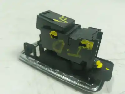 Peça sobressalente para automóvel em segunda mão botão / interruptor elevador vidro traseiro direito por jaguar f-pace (x761) 2.0 td4 awd referências oem iam t2h3235  gx7314717ac