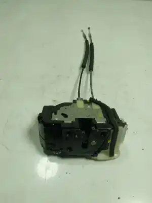 Peça sobressalente para automóvel em segunda mão fechadura da porta dianteira direita por hyundai i20 i (pb, pbt) 1.2 referências oem iam 813201j030