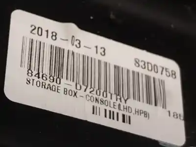 Peça sobressalente para automóvel em segunda mão apoio de braço consola central por hyundai tucson (tl, tle) 1.7 crdi referências oem iam 84660d7200trb  84690d7200