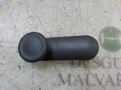 Pièce détachée automobile d'occasion MANIVELLE / POIGNÉE LÈVE VITRE ARRIÈRE DROITE pour OPEL CORSA E  Références OEM IAM 13288655  