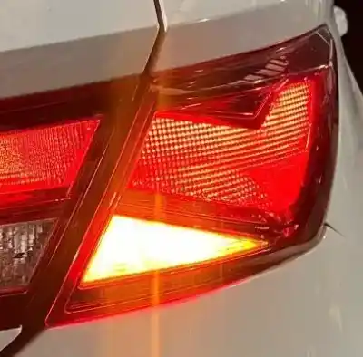 Автозапчасти б/у правый задний фонарь за seat leon (5f1) 1.6 tdi ссылки oem iam 5f0945096d  5f0945096d