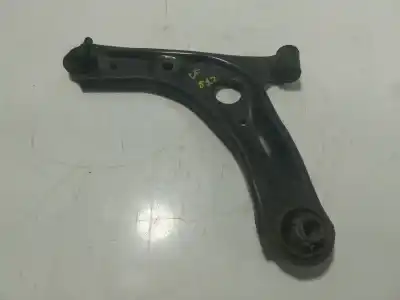 Peça sobressalente para automóvel em segunda mão braço de suspensão inferior esquerdo dianteiro por toyota aygo (_b4_) 1.0 (kgb40) referências oem iam 480690h021