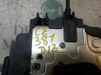 Second-hand car spare part left front door lock for renault clio iii style oem iam references   