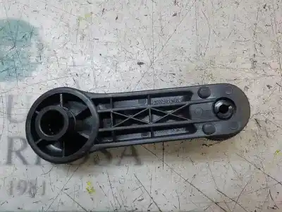 Pezzo di ricambio per auto di seconda mano maniglia alzacristalli posteriore destro per kia cee´´d emotion riferimenti oem iam 8263022001eq  