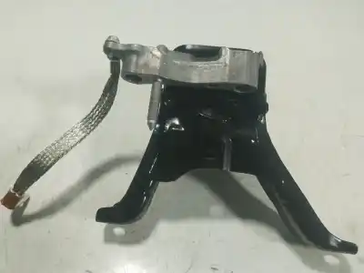 Автозапчасти б/у правая опора двигателя за toyota corolla fastback (_e21_) 1.8 hybrid (zwe211) ссылки oem iam 123050t420  