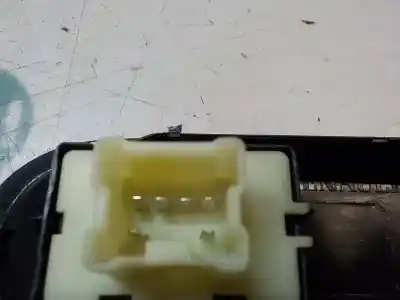 Second-hand car spare part right front power window switch for dacia duster basis 4x2 oem iam references 254217475r  