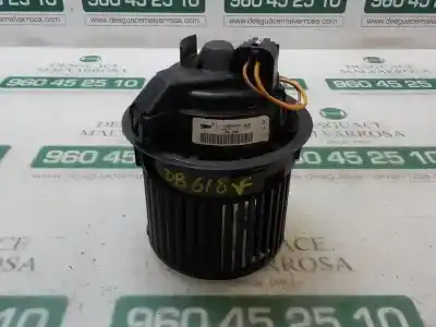 Recambio de automóvil de segunda mano de MOTOR CALEFACCION para RENAULT CLIO IV  referencias OEM IAM 272101170R  