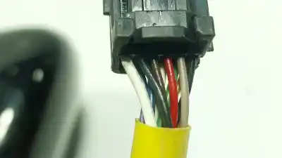 Pezzo di ricambio per auto di seconda mano retrovisore destro per renault captur i (j5_, h5_) 0.9 tce 90 riferimenti oem iam 963010497r  