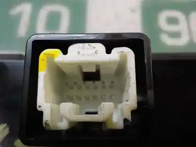 Автозапчасти б/у многофункциональный дисплей за mazda 5 berl. (cr) 2.0 crtd sportive (105kw) ссылки oem iam cc33611j0b  