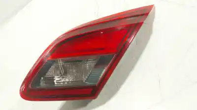 Pezzo di ricambio per auto di seconda mano LUCE DI CODA INTERNA DESTRA per OPEL CORSA E (X15) 1.4 (08, 68) Riferimenti OEM IAM 13454501  