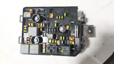 Pièce détachée automobile d'occasion BOÎTES À FUSIBLES pour OPEL CORSA E (X15) 1.4 (08, 68) Références OEM IAM 39068005  