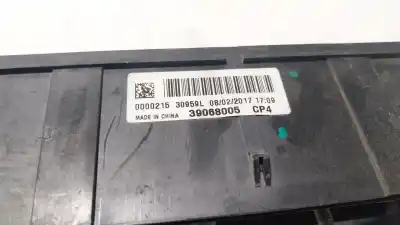 Second-hand car spare part fuse box unit for opel corsa e (x15) 1.4 (08, 68) oem iam references 39068005  39068005