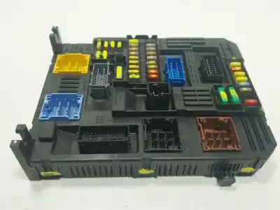 İkinci el araba yedek parçası RÖLE/SIGORTA KUTUSU için CITROEN C3 III (SX) 1.2 PURETECH 82 OEM IAM referansları 1619108380  